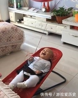 婆婆|宝宝交给婆婆带，宝妈提前下班后，推门看到眼前画面笑喷了