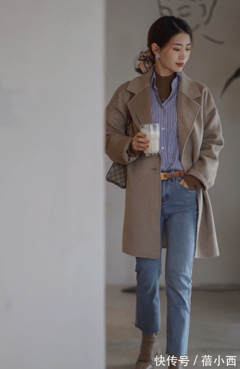 时髦 秋末冬初怎么穿才时髦?换上“大衣+九分裤”,高级感扑面而来