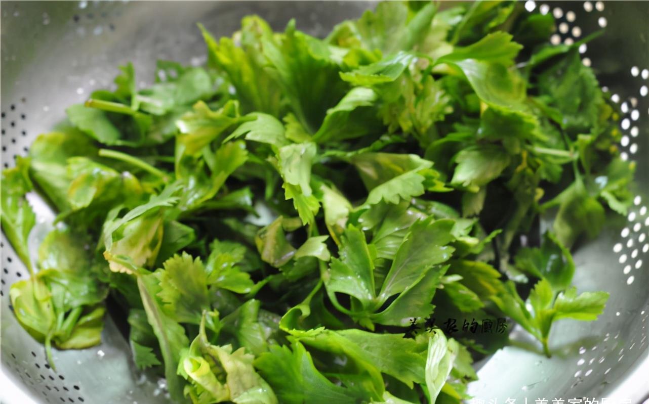 焦黄|天热,早餐吃得最多的是此物!食材基本不花钱,煎一煎满屋香