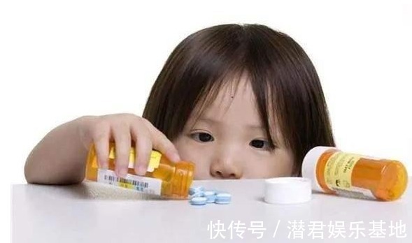 小雪|2岁男孩,口吐白沫,中毒身亡,爸爸暴打怒吼妈妈:还我儿子