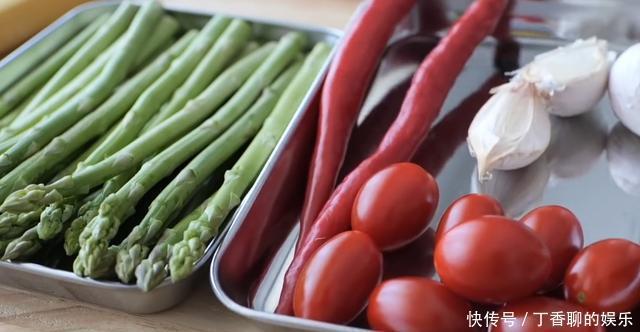 秋天|秋天,这碗意面要多吃,营养极高,自己做一盘不到20元