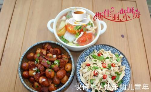 母子俩的晚餐,在朋友圈走红,网友:妈妈菜的味道,太香了