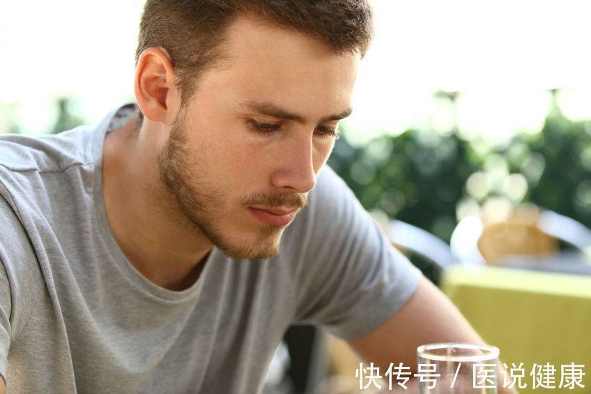 痛风发作|做好这4件事,或能缓解痛风发作时的疼痛,不可热敷,以免加重