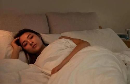 年龄段|“最佳睡眠时间表”已公布，各个年龄段都不同，看看你达标了吗？