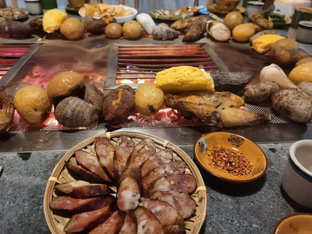  寒冬腊月|这里不止全竹宴，寒冬腊月还能和火塘宴相逢