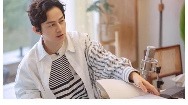 《快乐大本营》正式落幕,何炅复出力撑全场,新节目首播仍被嘲讽