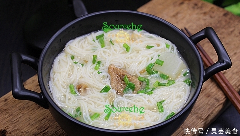 春天这样给孩子煮面条,补钙祛湿,头脑灵活,个子长得快,身体棒