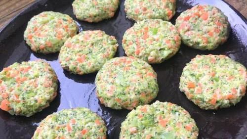 西兰花这样做太香了，不用炒不凉拌，我家一周吃6次，给肉都不换