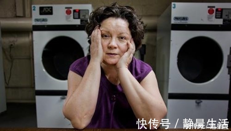 家庭|婆婆不帮忙带孩子的家庭,现在如何了?两种结局很常见