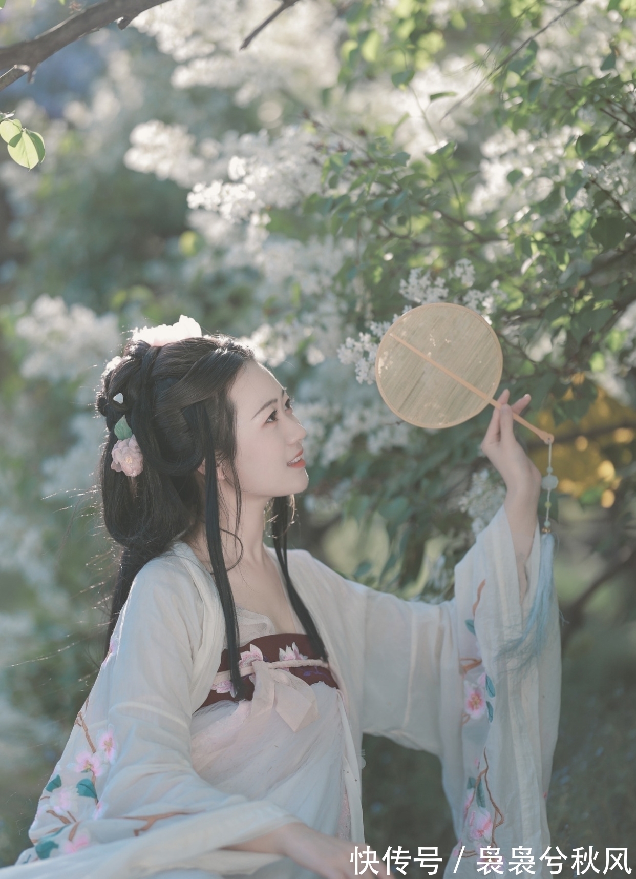 呼儿#七律·十首丨醉知天上满轮月,减去人生一半秋