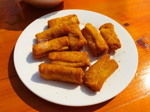 賓客們|參加農(nóng)村二舅60歲壽宴,隨了500元祝壽,18道菜剩大半:不敢恭維