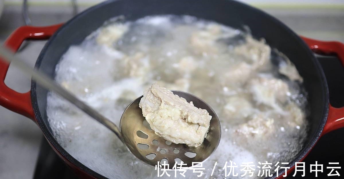 立冬了，巧用料汁做酱香排骨，满口都是肉真解馋！