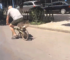 |搞笑GIF:我都不敢这么p,她却敢这么长!