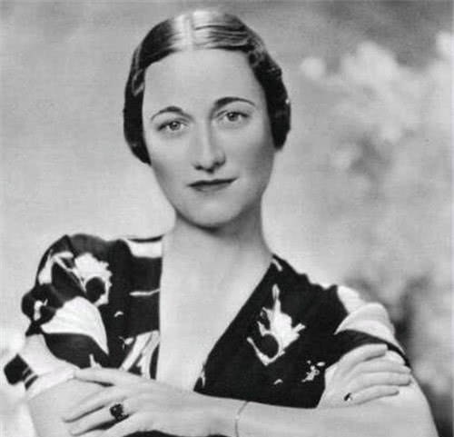 爱德华八世|欧洲最痴情国王,甘愿为一位离异妇女放弃王位,最终落得悲惨结局