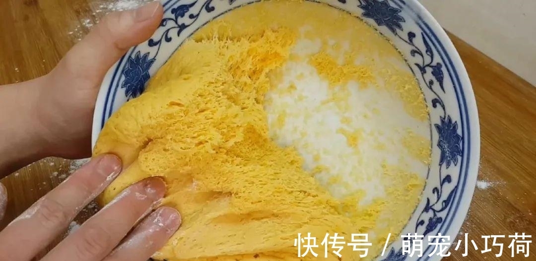 保鲜膜|1个红薯,3勺面粉,不用一滴水,做出创意小吃,保证孩子天天嚷着吃