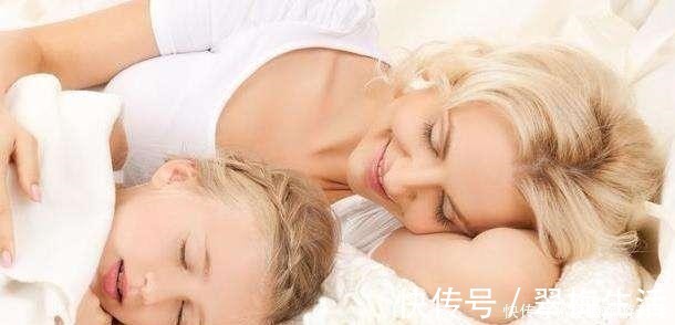 宝妈|宝宝睡觉时三个烦人的“怪癖”,却是爱妈妈的表现,你发现几个