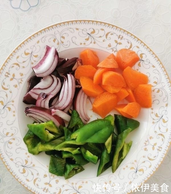 中薪|“它”和豆腐一起炒,孩子要多吃,补钙健骨长个高,比喝牛奶强