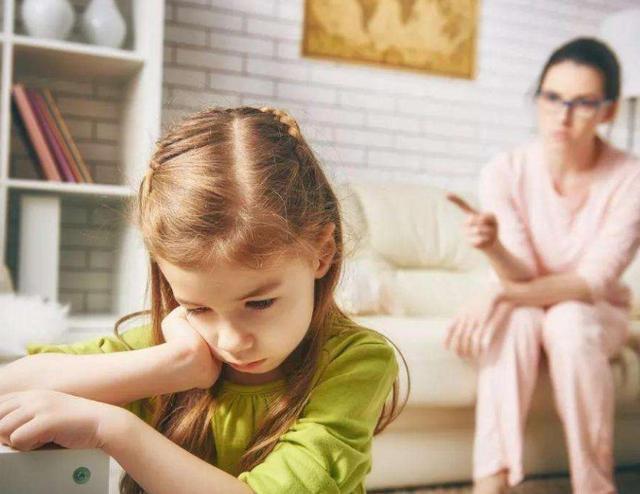 名字|爸爸姓“奸”,妈妈想让儿子随自己姓,爷爷随口一取全家人称赞不已