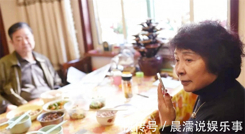 女儿|11年前,60岁老人盛海琳,不顾劝阻坚持生娃,如今生活乱成一锅粥