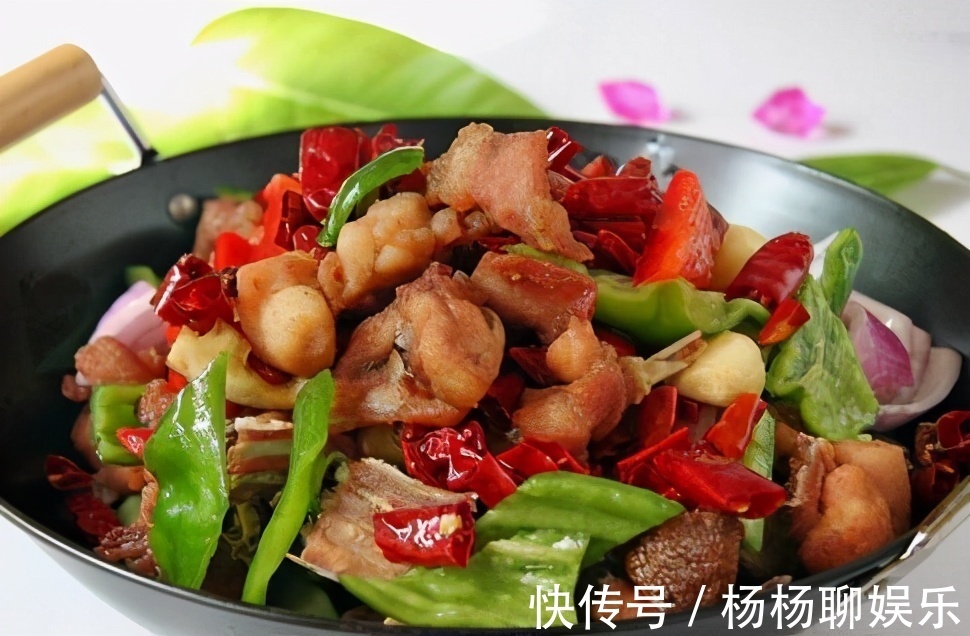兔子|中年人想养生，多吃三种美食，补充营养，清热解毒，好吃又健康