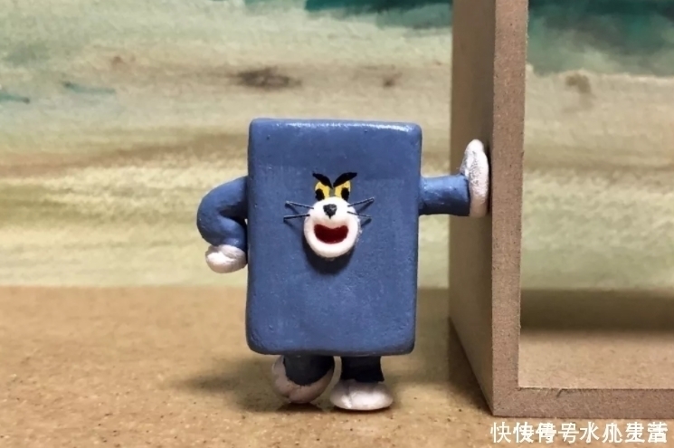 手办|清洁阿姨把手办碰倒后接了回去,这画风,原谅我笑出声