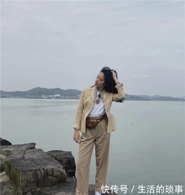 奶茶 秋冬与奶茶最配了,“奶茶色”穿搭也要get起来呀,超温暖!