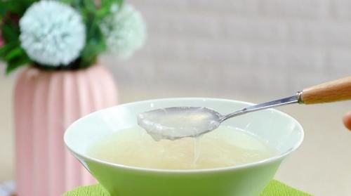 1个梨，一点冰糖，记住这个配方，你也能吃到素燕窝