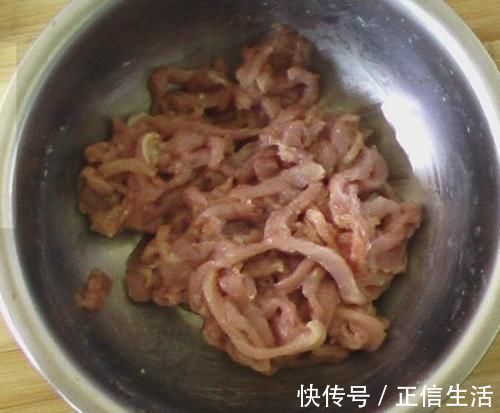 青椒炒肉丝|炒肉丝，有人加淀粉有人加鸡蛋，大厨：多加这1味，肉丝细嫩爽滑