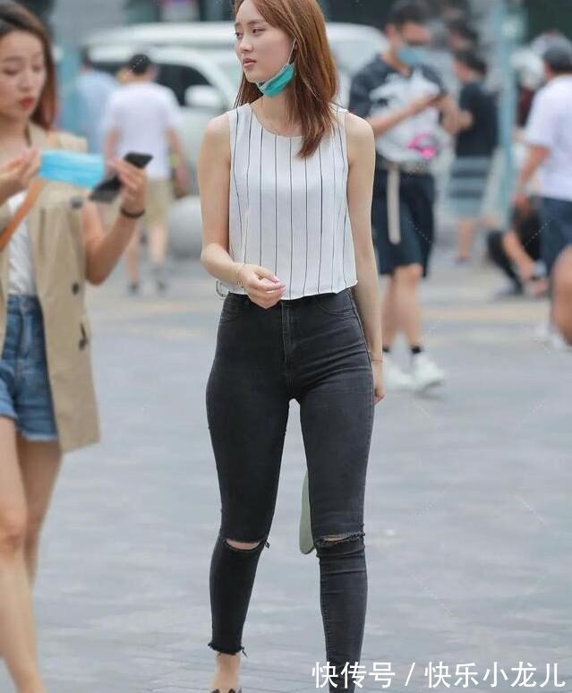 自信心 梨形身材这样穿美观大方,与破旧的牛仔裤搭配,让你苗条起来