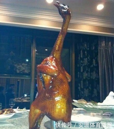 |爆笑段子:有一哥们是退伍军人,前不久第一次去女友家吃饭