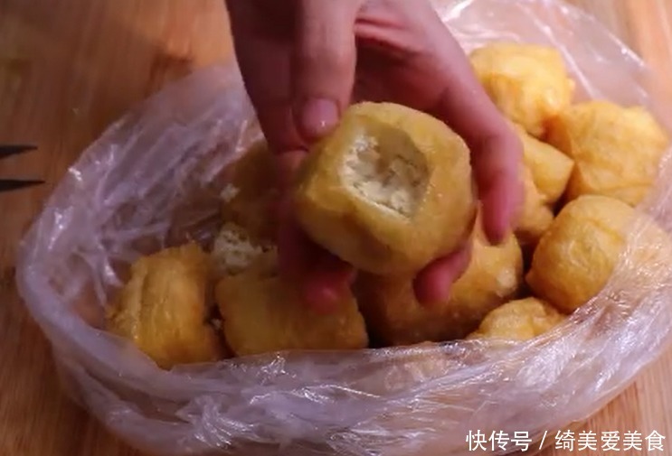  吃法|豆腐又出新吃法，做法简单，鲜香适口，一口一块，真过瘾