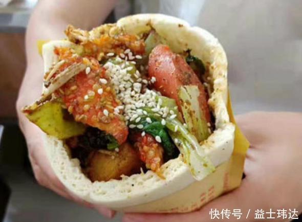 配菜|阿姨摆摊卖口袋馍,十几种菜供挑选,食客比煎饼果子好吃多了!