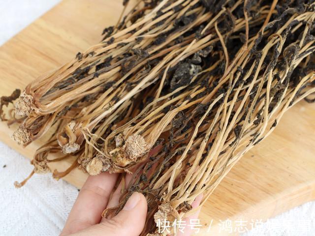 炖肉|这菜不花钱,营养极高,很多人当垃圾扔,晒干了炖肉特香,别浪费