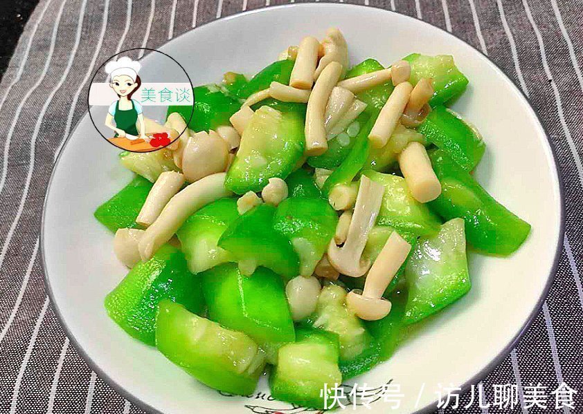 实惠|入秋后,这两样素菜一起炒,不放肉也很鲜甜,营养实惠,儿子爱吃