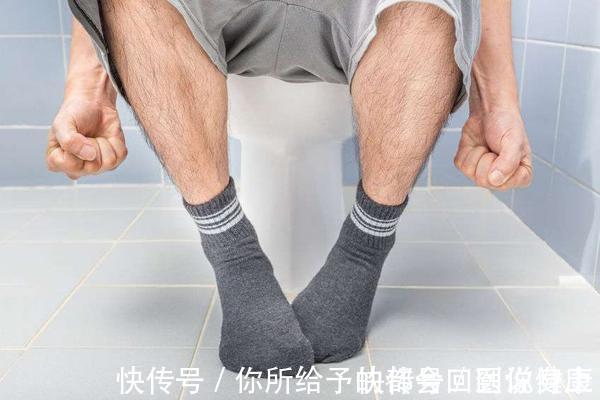 医生|结肠癌查出多是晚期?医生叮嘱:这4种症状,别再视若无睹了!