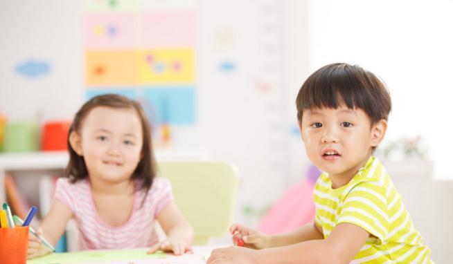 小朋友|当孩子开始要零花钱,父母说出不同的话,带来的影响大相径庭