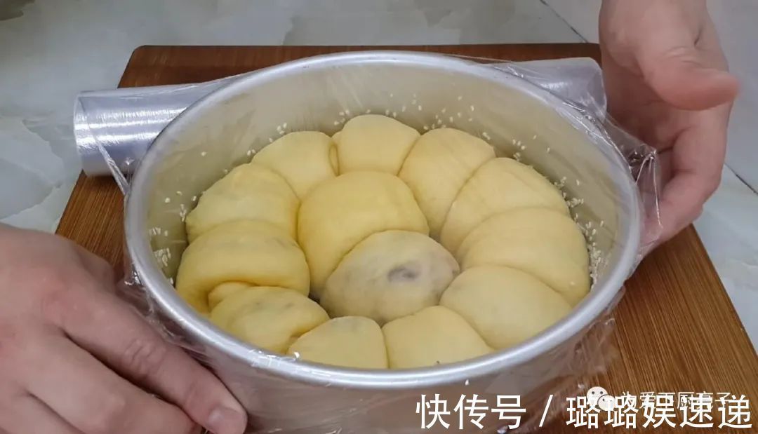 家常面包的做法,不用烤箱,不用揉出薄膜,零厨艺也能一次成功