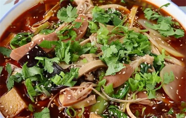 想吃麻辣冒菜不用买,手把手教你在家做,一做一大锅不够吃