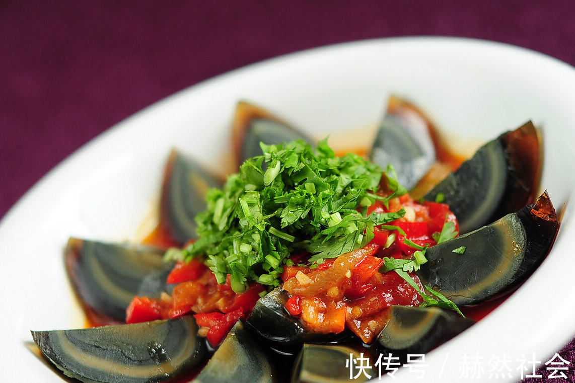 凉拌皮蛋|做凉拌皮蛋，3味料是关键，学会正确做法，皮蛋好吃入味还不腥