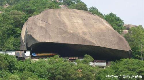  寺庙|我国最“危险”寺庙，400年前建于巨石之下，古人怎么做到的