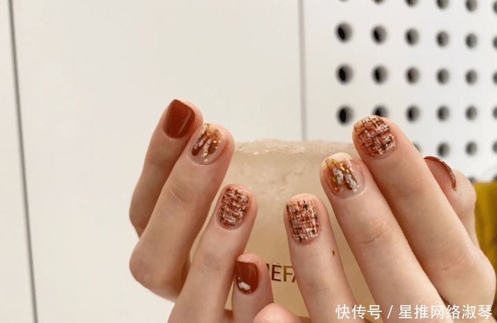 超有名媛范儿的甜美小香风美甲,精致不浮夸,千万别错过