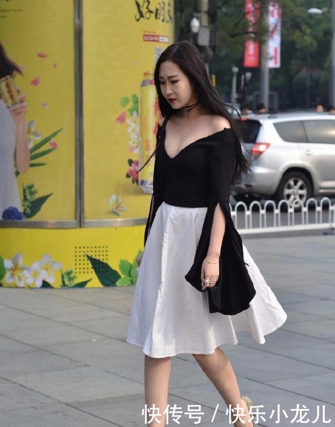 曼妙|穿搭橘色的碎花连衣裙,有一种婀娜曼妙的感觉