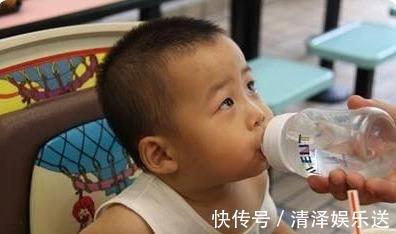 喝水|4岁女童喝水进医院,医生提醒3个时间段别给娃喝水,脾虚不长个