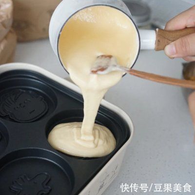  小孩|肉松小贝松饼这样做，隔壁小孩都馋哭了