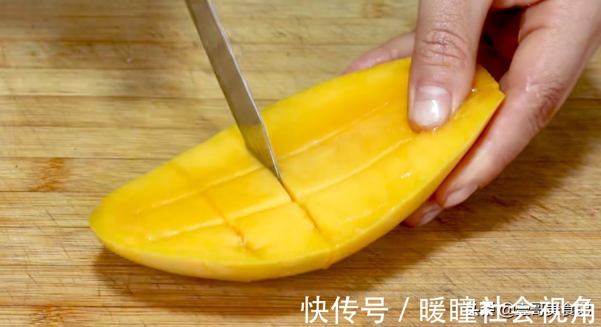 果肉|今天才知道,原来剥芒果这么简单,只需一根筷子,不脏手不流汁