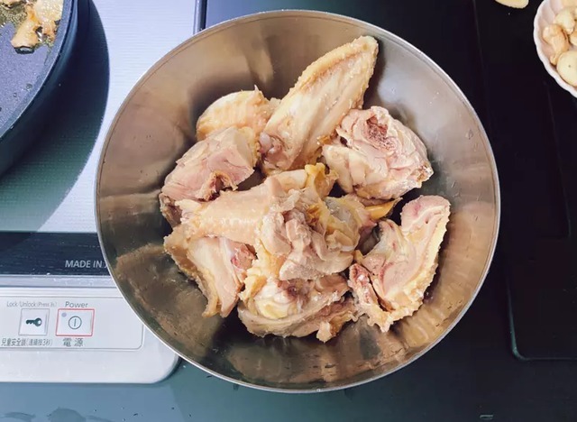 天气热没胃口大叔教你三杯鸡,Q弹鲜嫩,美味下饭,做法超简单