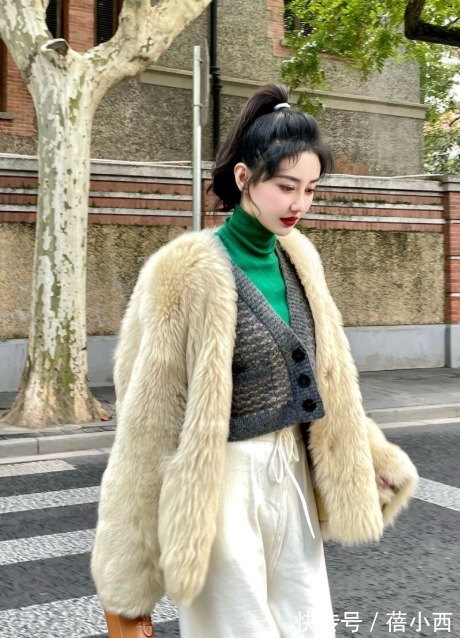 大长腿|入冬怎么穿不土气?建议入手一件“毛茸茸”外套,时髦高级上档次