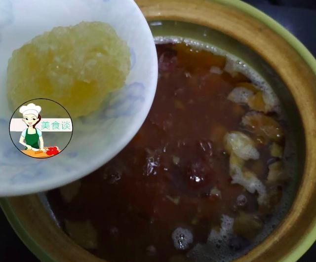 夏天，这碱性水果要常吃，和红枣是绝配，每天吃点，脸红润有光泽
