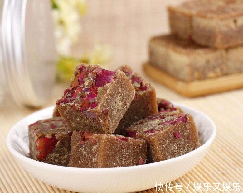 人人|很多人都喜欢在经期喝红糖水,但是红糖水并不是人人适合喝的!