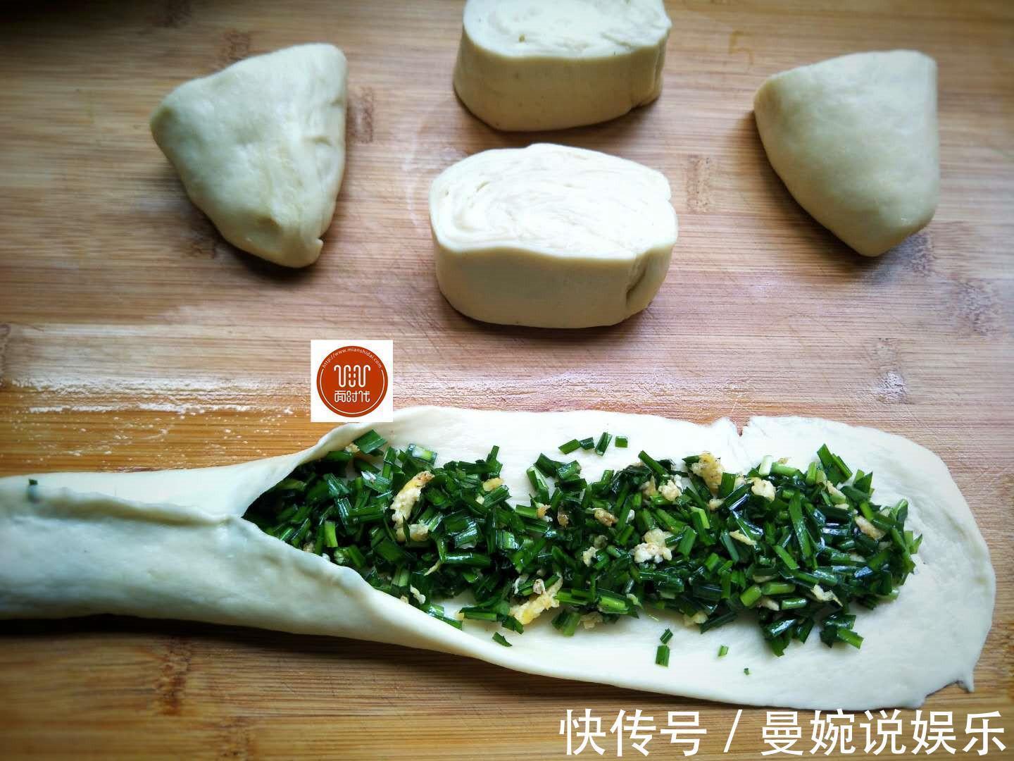厨路|这样的韭菜盒子很少见,一抻一卷,皮薄馅大,层层酥脆,做法简单